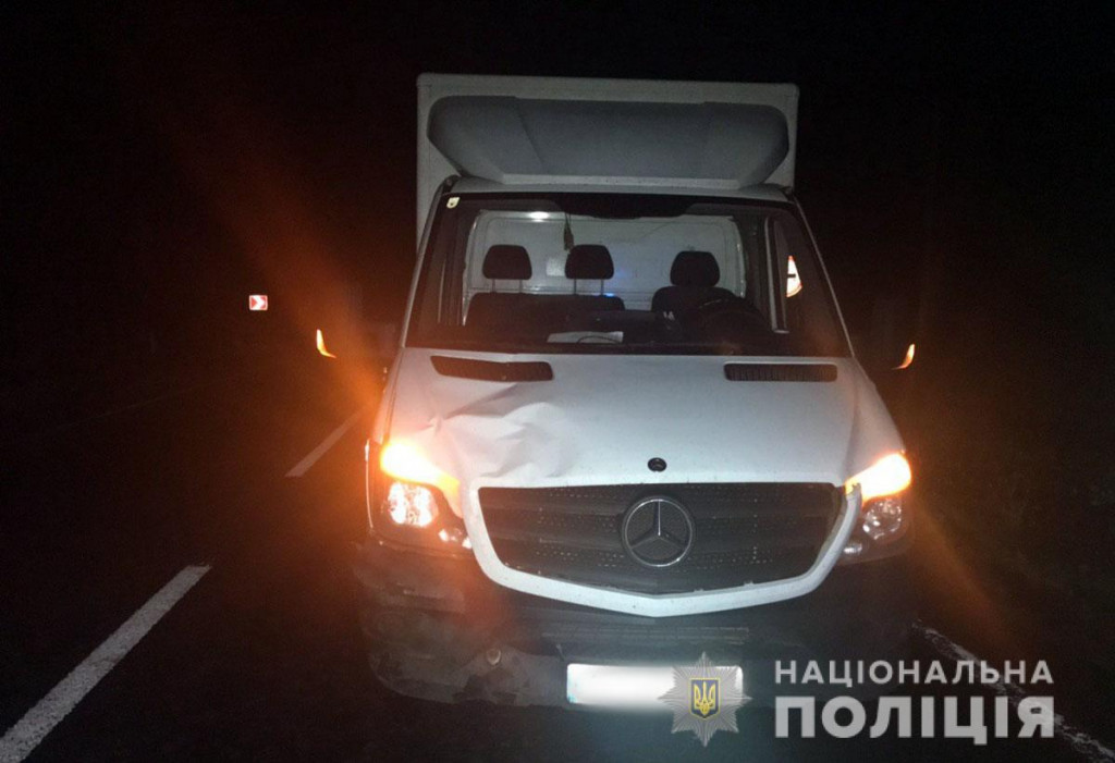 На Донетчине 18-летний водитель Mercedes-Benz Sprinter насмерть сбил женщину