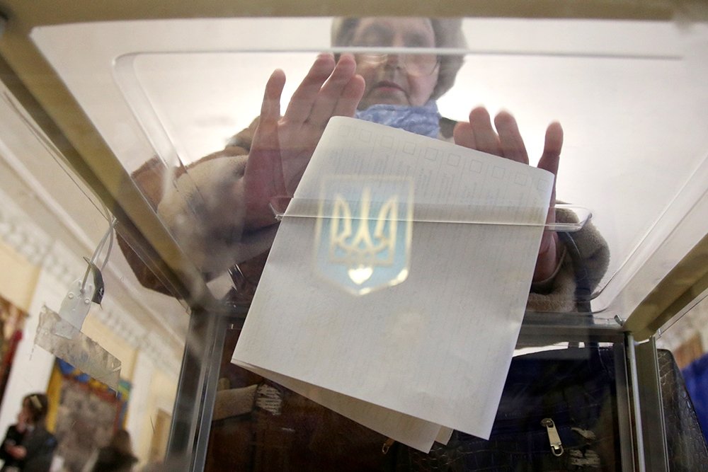 Выборы на Донбассе: Избиратели могут изменить адрес до 10 февраля
