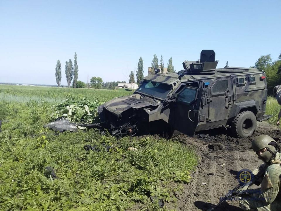 Автомобиль ВСУ подорвался в Авдеевке: ранены 10 военных