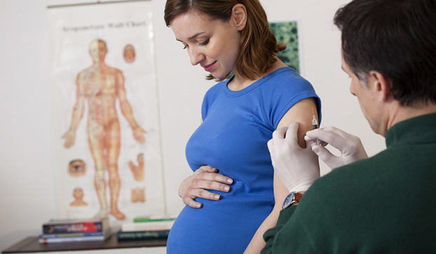 Медики Донбасса советуют будущим мамам прививаться от гриппа