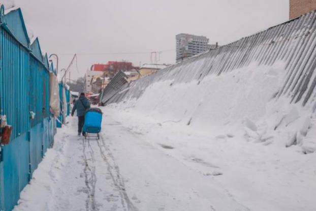 В Днепре на центральном рынке произошло обрушение крыши