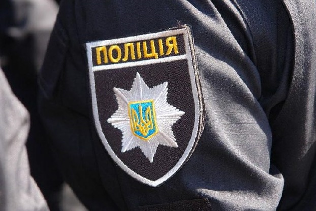 В Ужгороде сотрудник полиции на авто врезался в бетонную опору