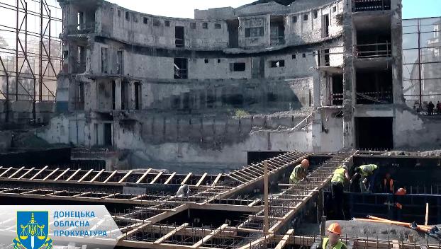 Заливає бетоном Драмтеатр у Маріуполі: судитимуть "гендиректора" заводу