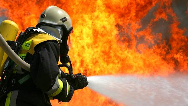 Спасатели Мирнограда три дня боролись с пожарами