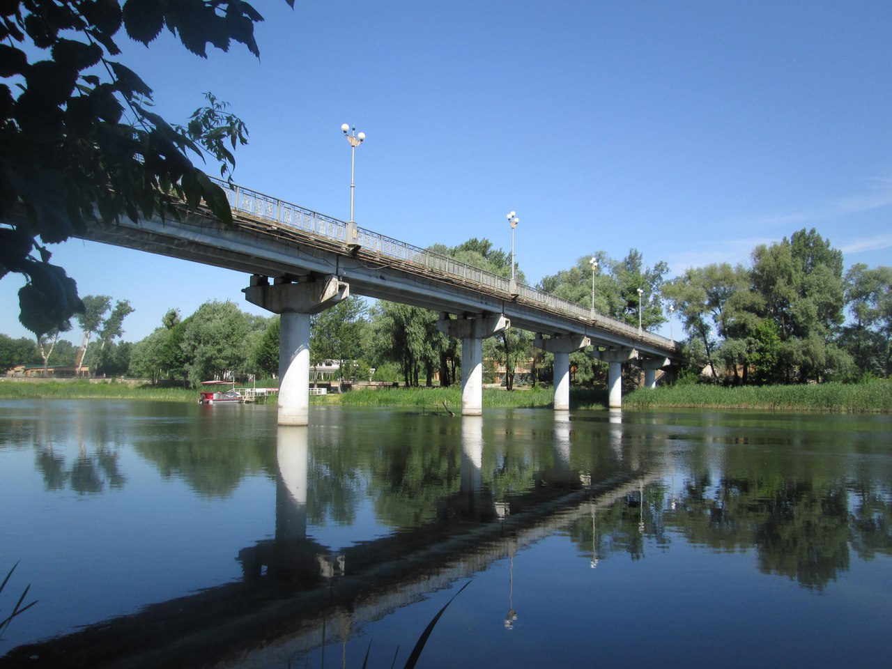 мост через реку Северский Донец в Святогорске