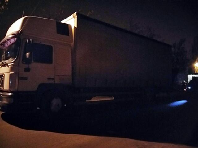 В Мариуполе перевозят нелегальную водку грузовыми автомобилями