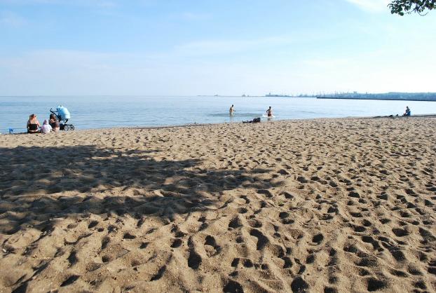 Пляжный сезон в Мариуполе продлится до середины сентября