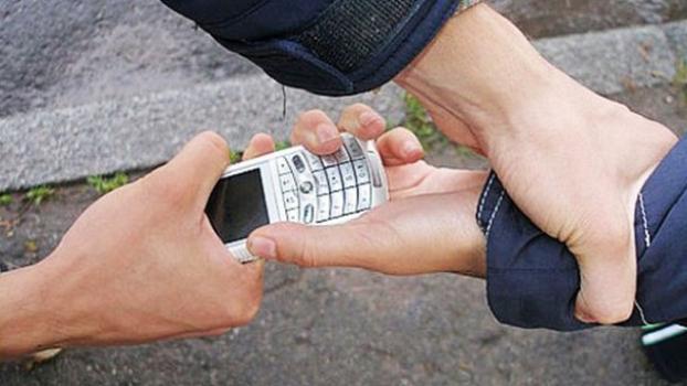 В Краматорске мужчина избил своего друга и забрал его мобильный телефон
