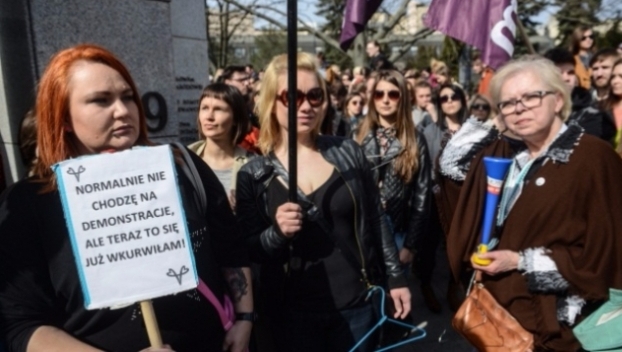 В Польше не будут запрещать аборты