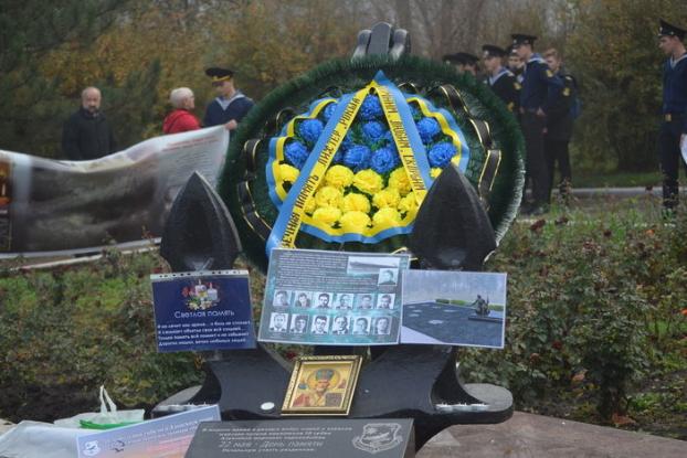 Мариупольчане почтили память утонувших моряков лихтера «Рокша»