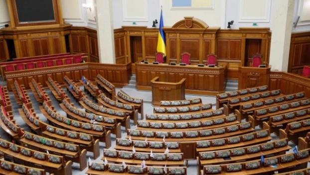 Семнадцать народных депутатов пропустили уже более 90% голосований – КИУ