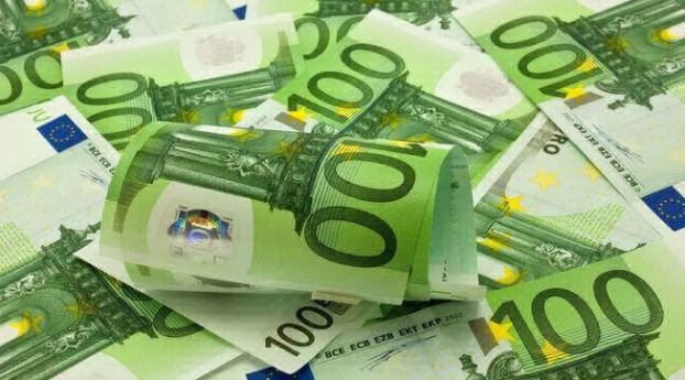 Нет повода для панической покупки евро: Валюта может упасть
