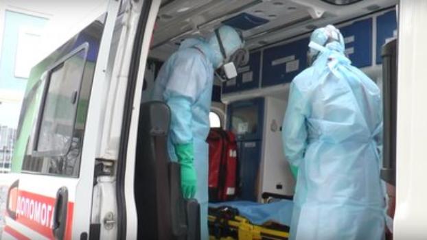 В больницу Константиновки с подозрением на коронавирус госпитализировали жительницу Дружковки