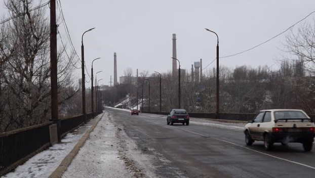 Мост под Лисичанском перекрыт из-за гололеда 