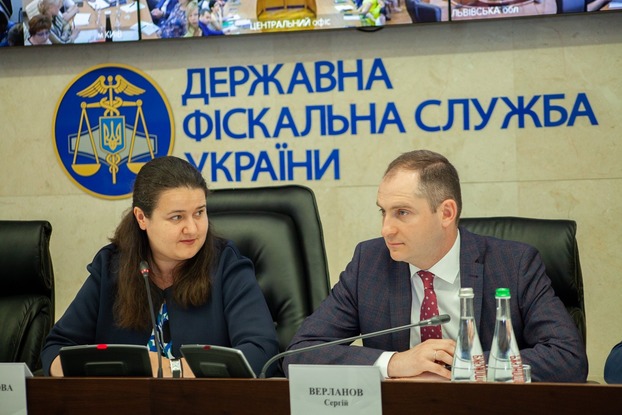 СБУ провела обыски у главы налоговой службы Украины
