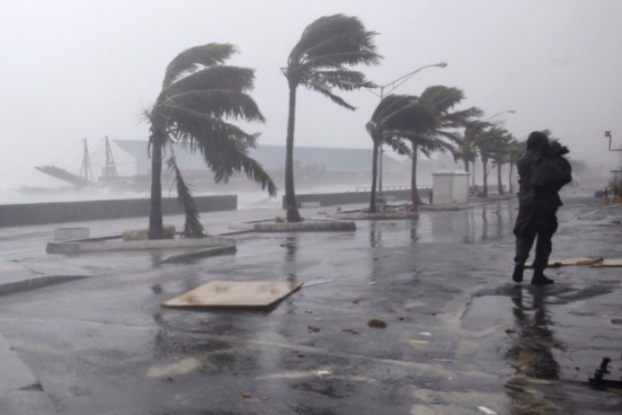 На побережье США обрушился мощный ураган