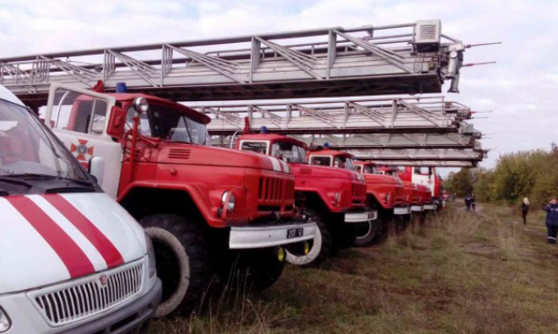 Суматоха из-за взрывов в Калиновке: Поезда задерживают, дороги перекрыты