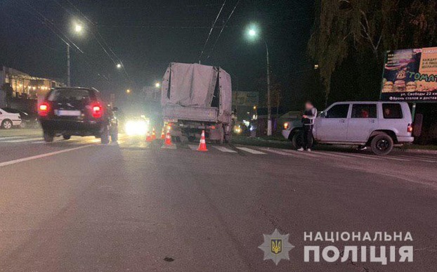В Славянске водитель грузовика сбил подростка