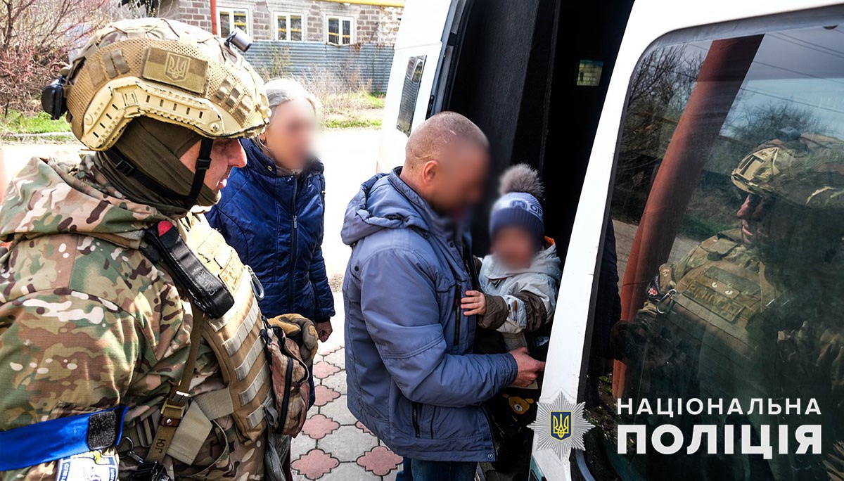 Из 11 прифронтовых населенных пунктов Донецкой области вывезли всех детей