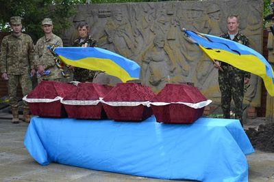 В Добропольском районе перезахоронили останки павших воинов