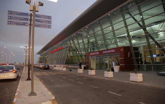В Тбилиси задержали россиянина, который разлил ядовитую жидкость в аэропорту