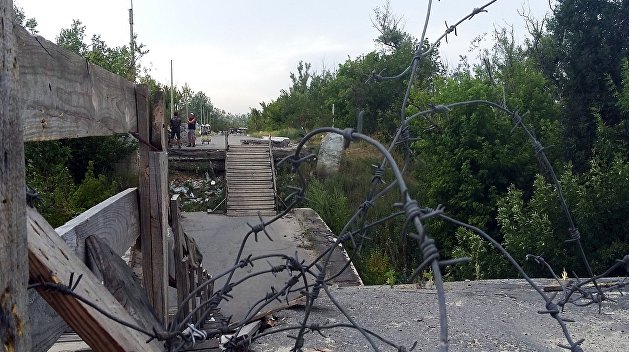 В Станице Луганской якобы происходит имитация ремонта моста