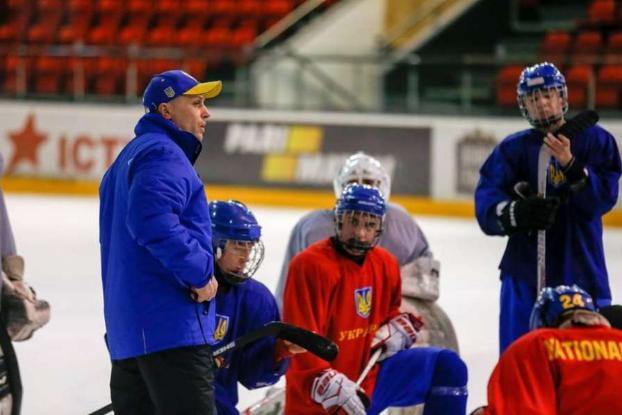 Украинские юниоры приступили к подготовке к домашнему чемпионату мира по хоккею