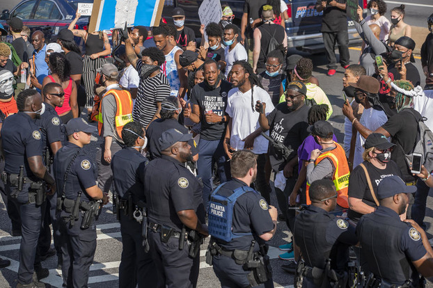 В Атланте полицейский застрелил афроамериканца: в городе вспыхнули протесты