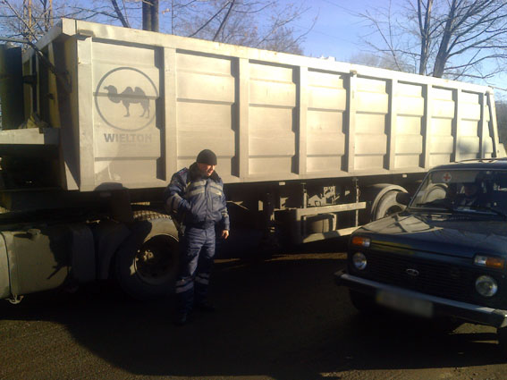 В Константиновке задержали грузовик с незаконно перевозимыми 22 тоннами ферросплава
