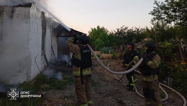 У Костянтинівській громаді гасили пожежу у будинку: Фото