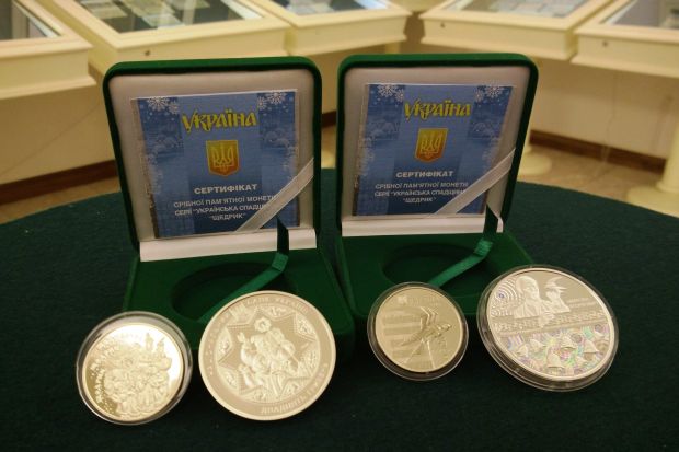 Национальный банк Украины перед Рождеством представил памятные монеты «Щедрик»