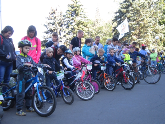 В Краматорске прошла велогонка для самых маленьких "Догоняйка. Осень 2015"
