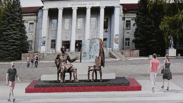 В Покровске выбирают памятник Шевченко путем анкетирования 