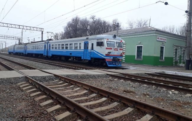 В Донецкой области возобновили движение пригородных поездов до станции Скотоватая