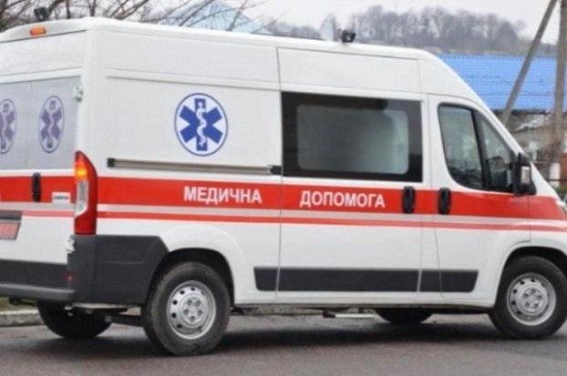 В Константиновке из окна здания городской больницы выбросился пациент