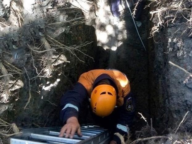 В Бахмутском районе спасатели достали женщину из шестиметровой канавы