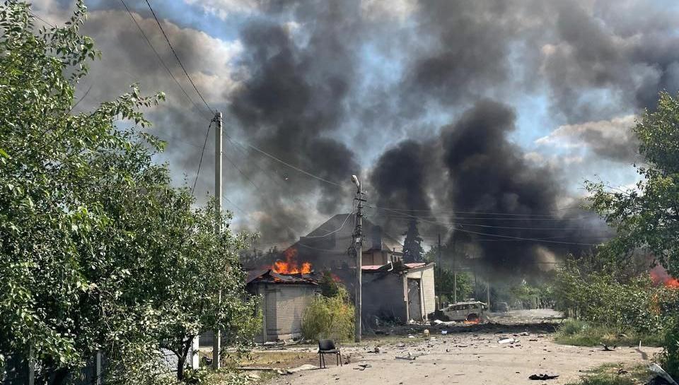 Авиаудар по Константиновке: Повреждены дома и ЛЭП