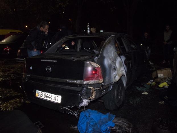 В Киеве на Русановке сожгли Opel переселенца