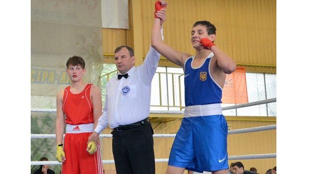 Золотая медаль Всеукраинского турнира у боксера из Доброполья 