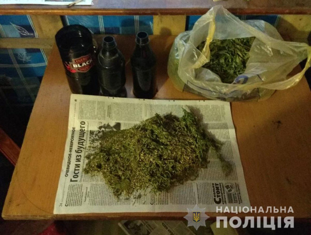 В Константиновке у местного жителя изъяли 8 кг конопли
