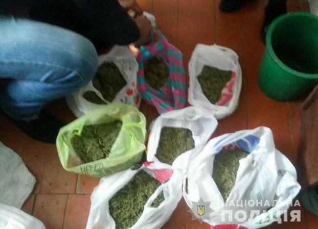 В Славянском районе оперативники изъяли около 2,5 кг марихуаны
