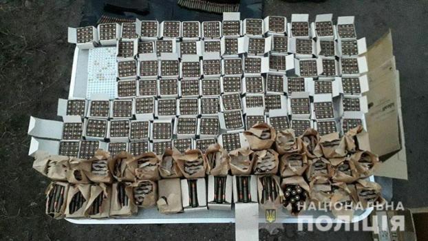 От тысяч патронов до гранатометов: в Мариуполе изъяли арсенал оружия