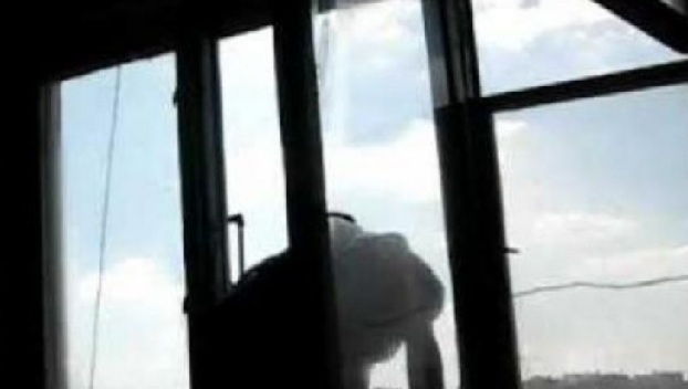 В Киеве парень выпрыгнул в окно из-за плохой оценки
