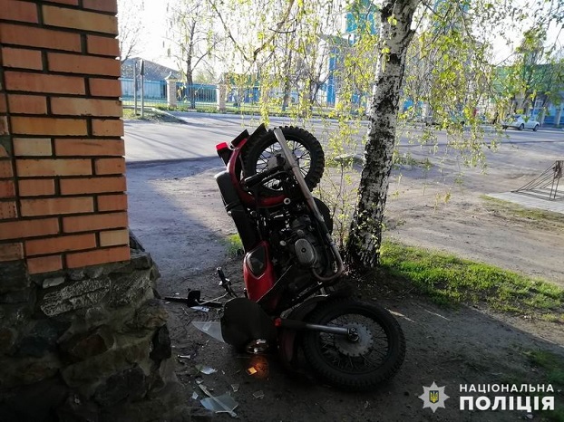Житель Лимана на мотоцикле протаранил магазин