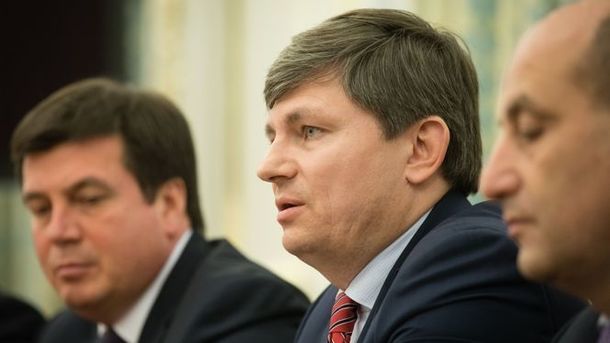 Особый статус  Донбасса планируют продлить еще на год