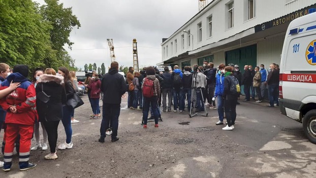 В Харькове медики вышли на протест: требуют доплат и средства защиты