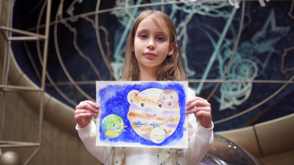 Малюнок восьмирічної українки прикрасить космічну ракету