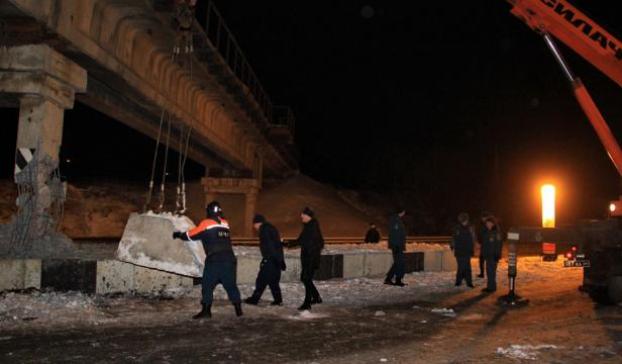 В Донецке подорвали опору железнодорожного моста через объездную дорогу Славянск — Мариуполь