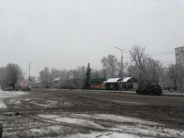 У Костянтинівці випав перший сніг: Комунальники у повній готовності