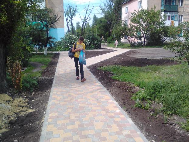 В Доброполье позаботились о комфорте пешеходов